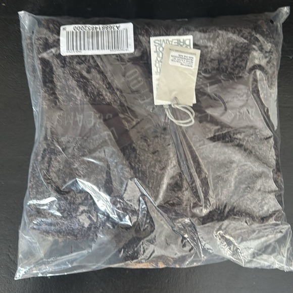 NWT Barefoot Dreams CozyChic Pom-Pom Beanie and Scarf Set in ESPRESSO / COCOA - Picture 3 of 5